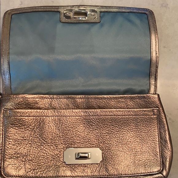 Coach clutch. - Picture 3 of 5